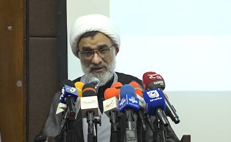 سلامت جامعه تنها با درمان بیماری تأمین نمیشود سلامت جامعه تنها با درمان بیماری تأمین نمیشود